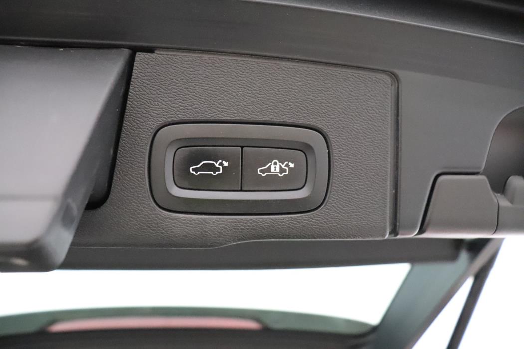 VOLVO XC60 2022
