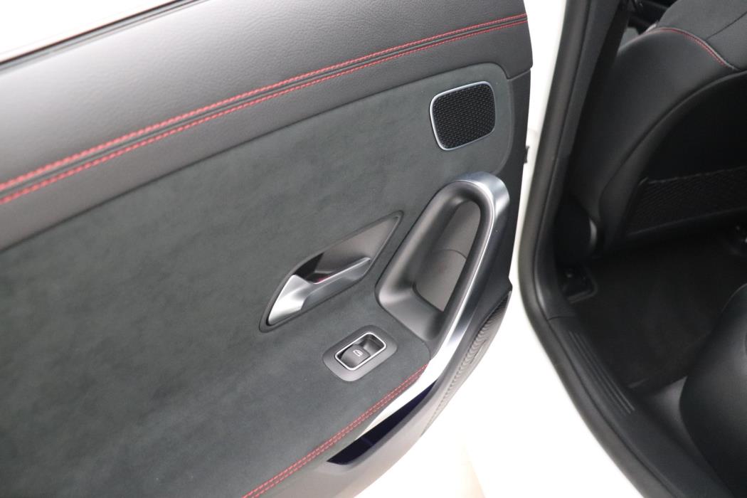 MERCEDES-BENZ CLA 2022