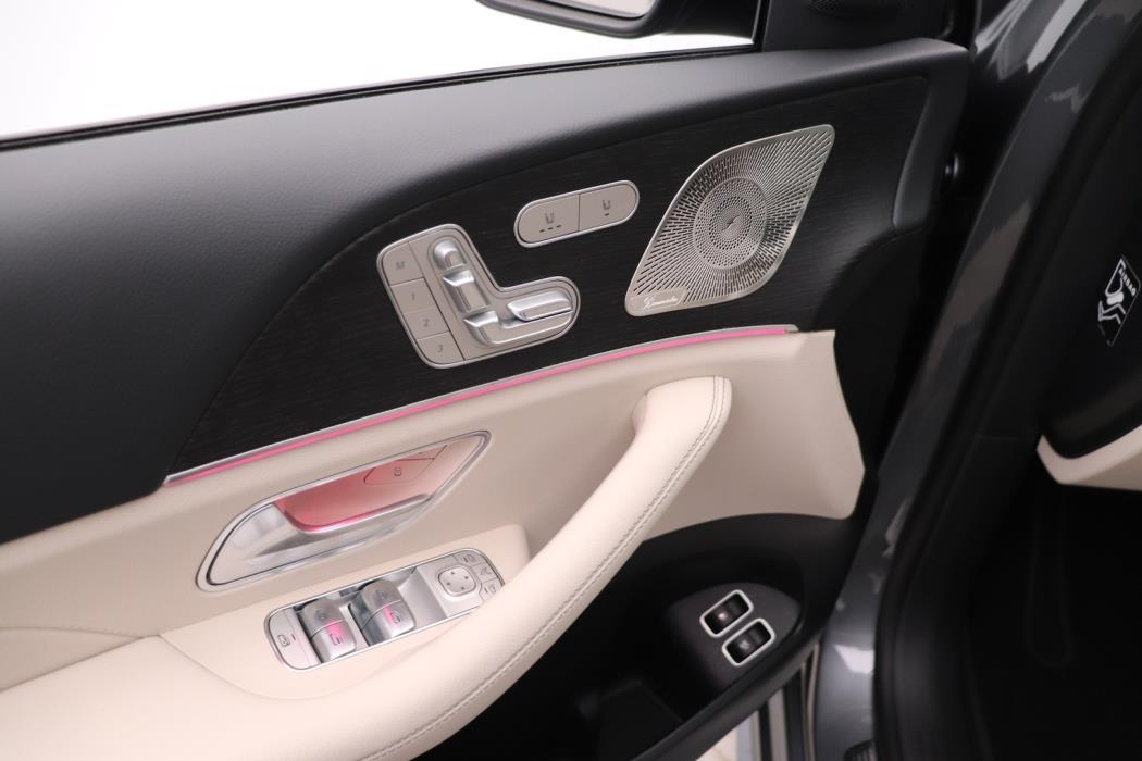 MERCEDES-BENZ GLE 2026