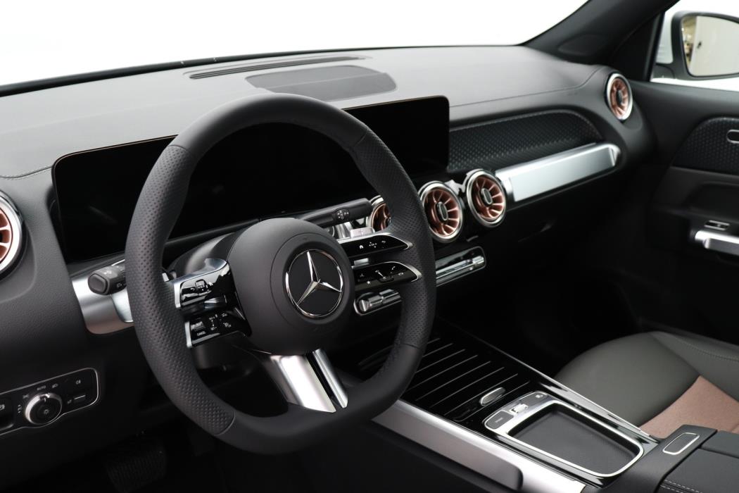 MERCEDES-BENZ EQB 2025