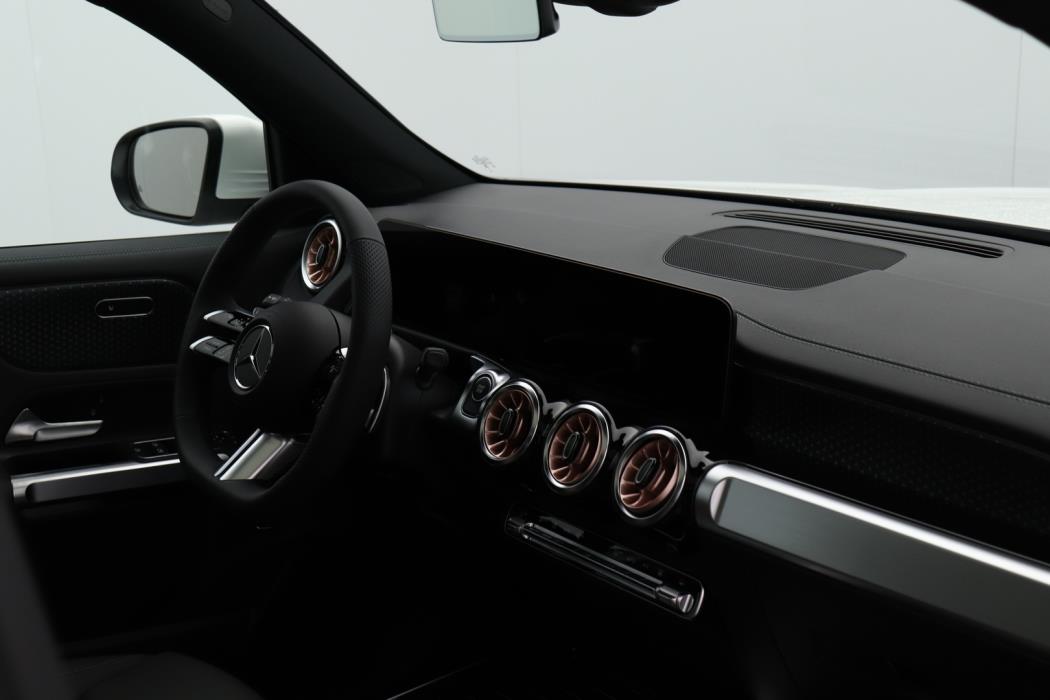 MERCEDES-BENZ EQB 2025