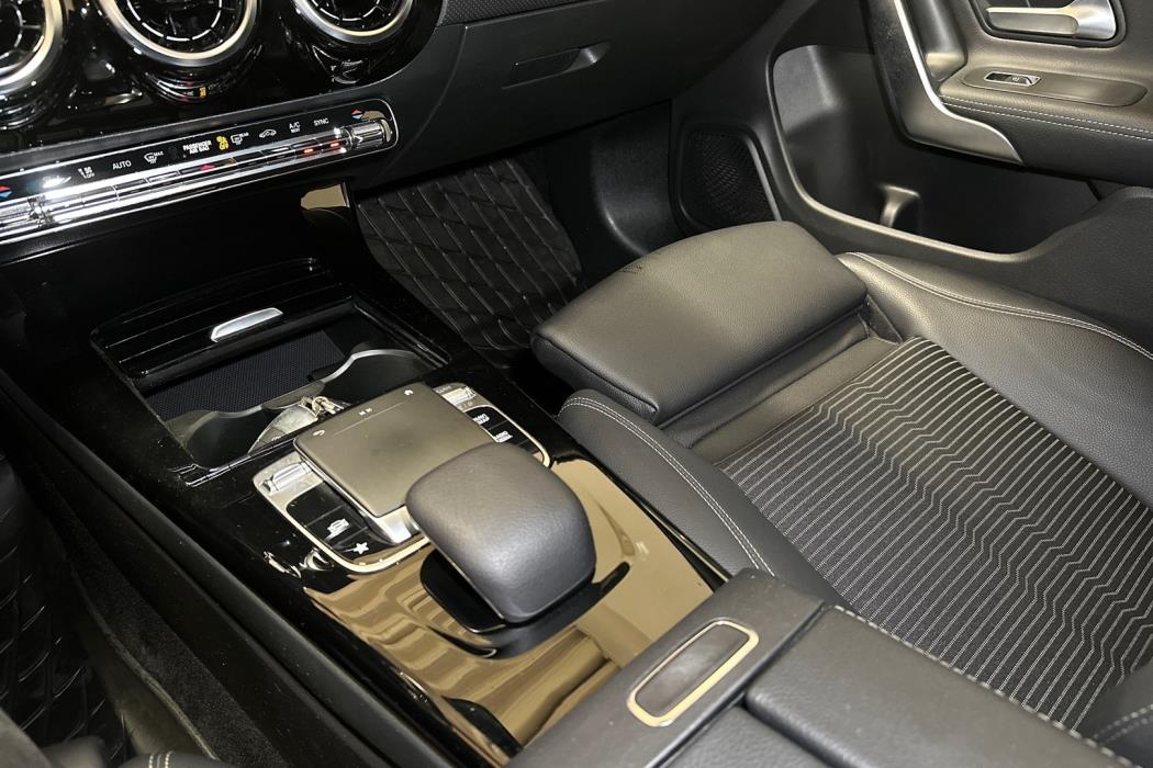 MERCEDES-BENZ CLA 2019