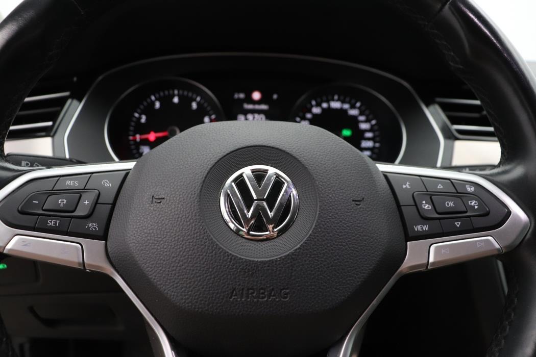 VOLKSWAGEN Passat 2020