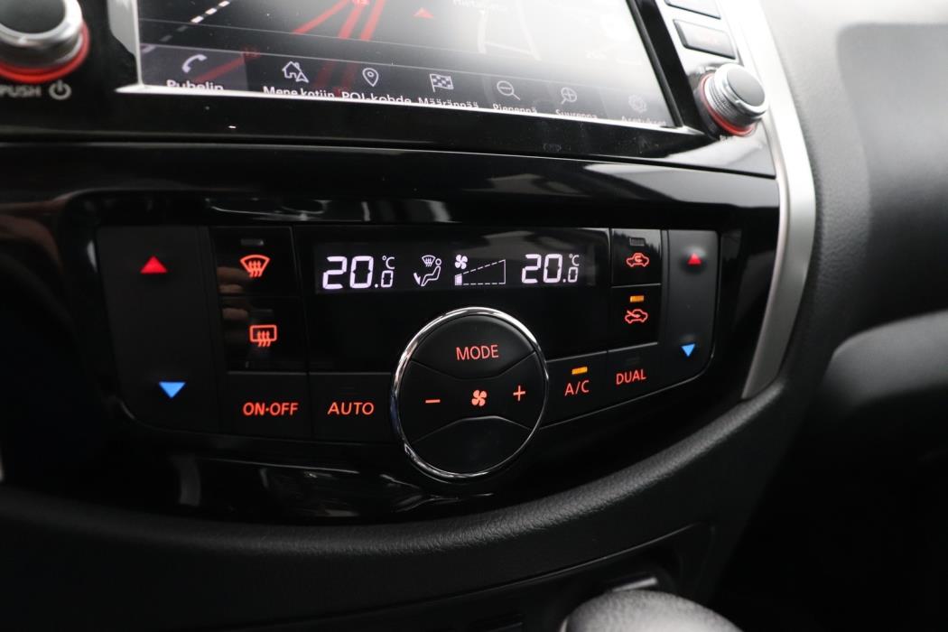 NISSAN Navara 2022
