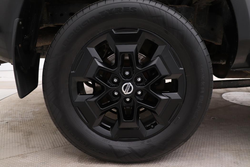 NISSAN Navara 2022