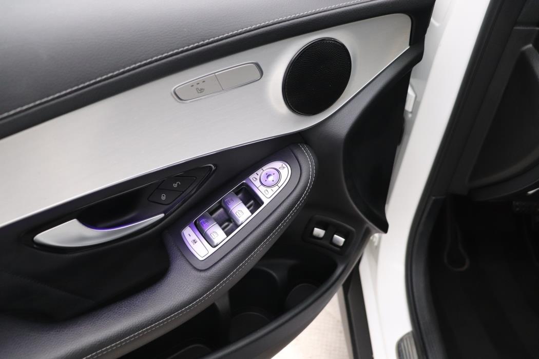 MERCEDES-BENZ GLC 2021