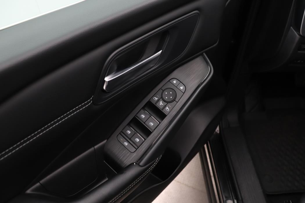 NISSAN Qashqai 2024