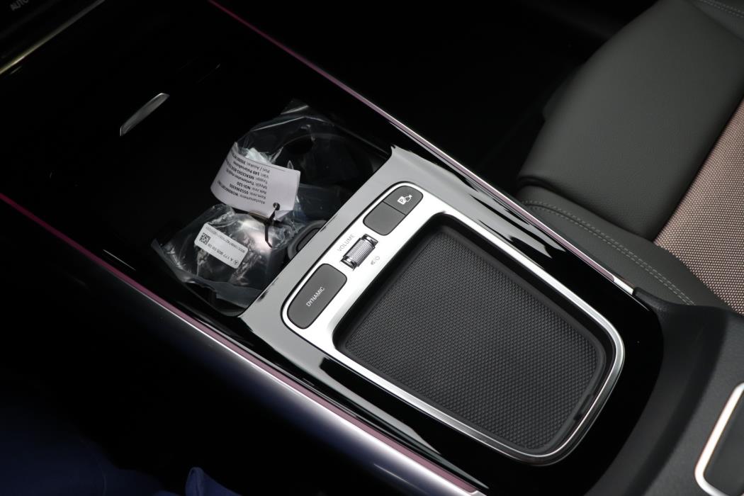 MERCEDES-BENZ EQA 2025