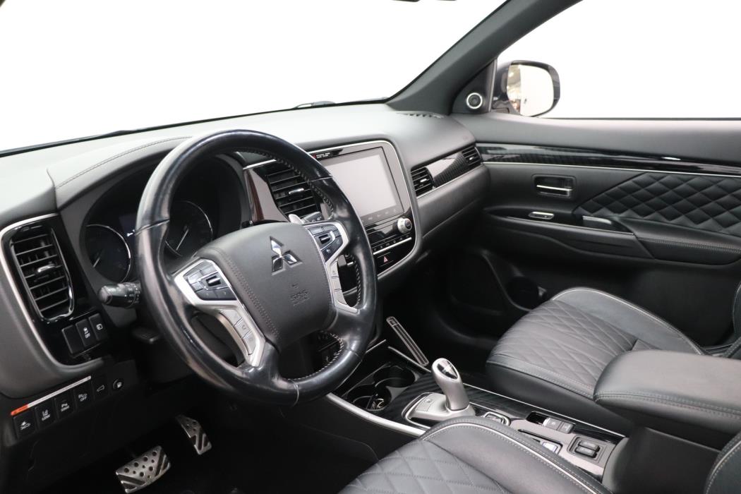 MITSUBISHI Outlander PHEV 2021