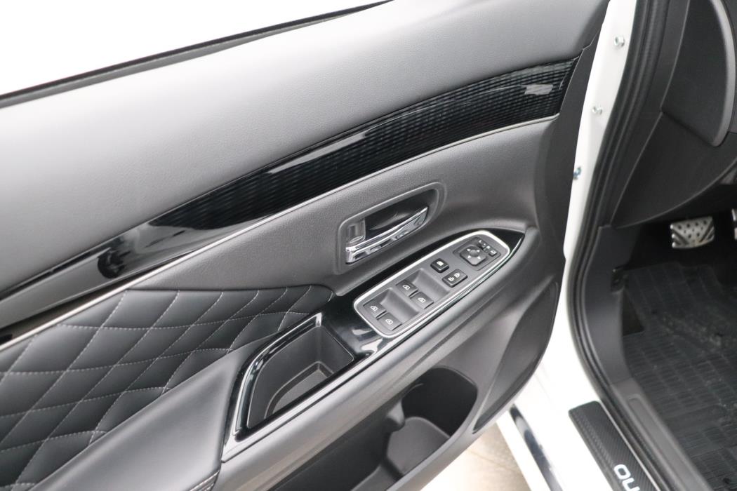 MITSUBISHI Outlander PHEV 2021