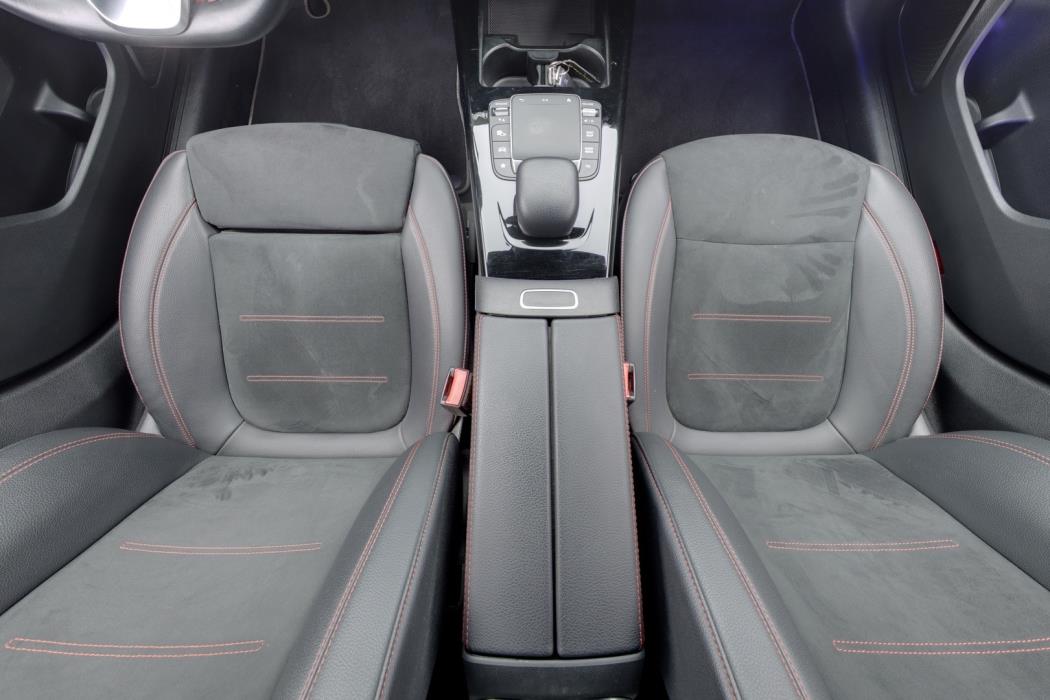 MERCEDES-BENZ A 2022