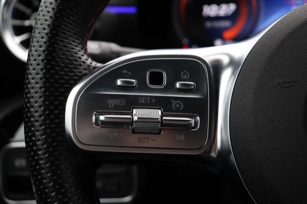 MERCEDES-BENZ A 2022