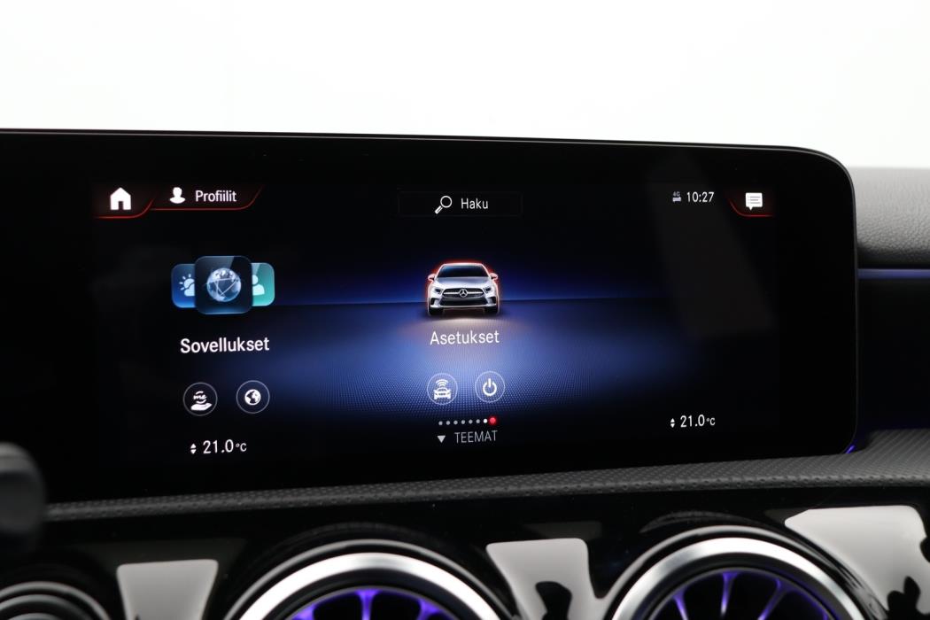 MERCEDES-BENZ A 2022