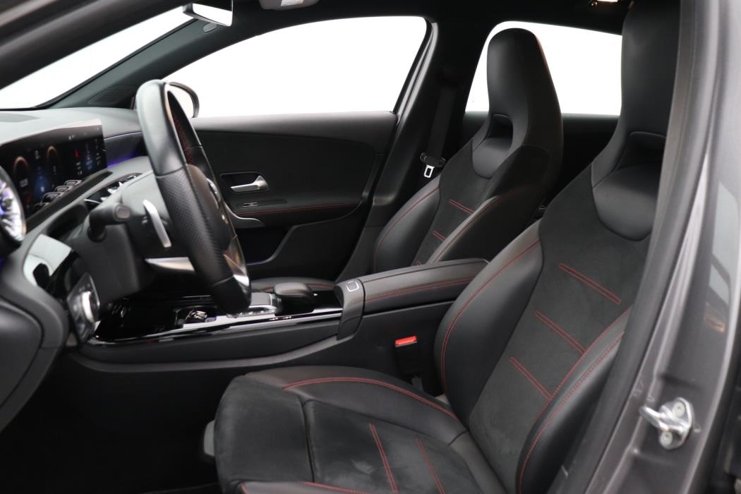 MERCEDES-BENZ A 2022