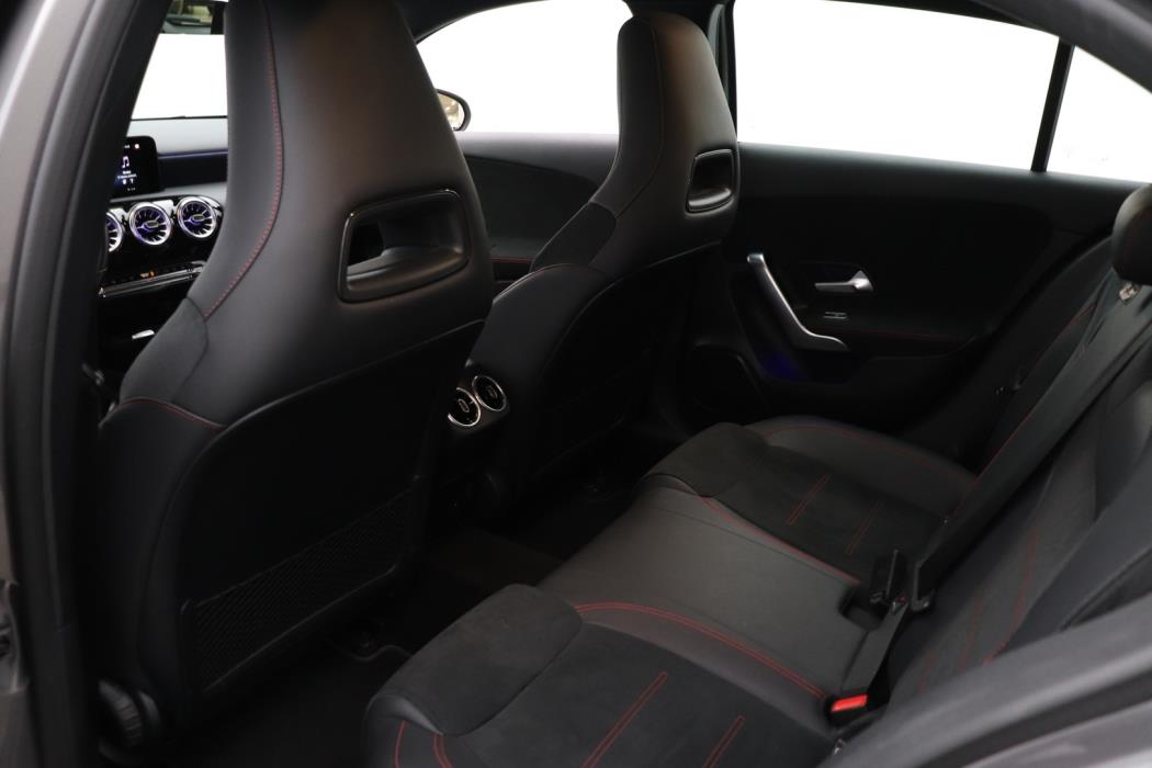 MERCEDES-BENZ A 2022
