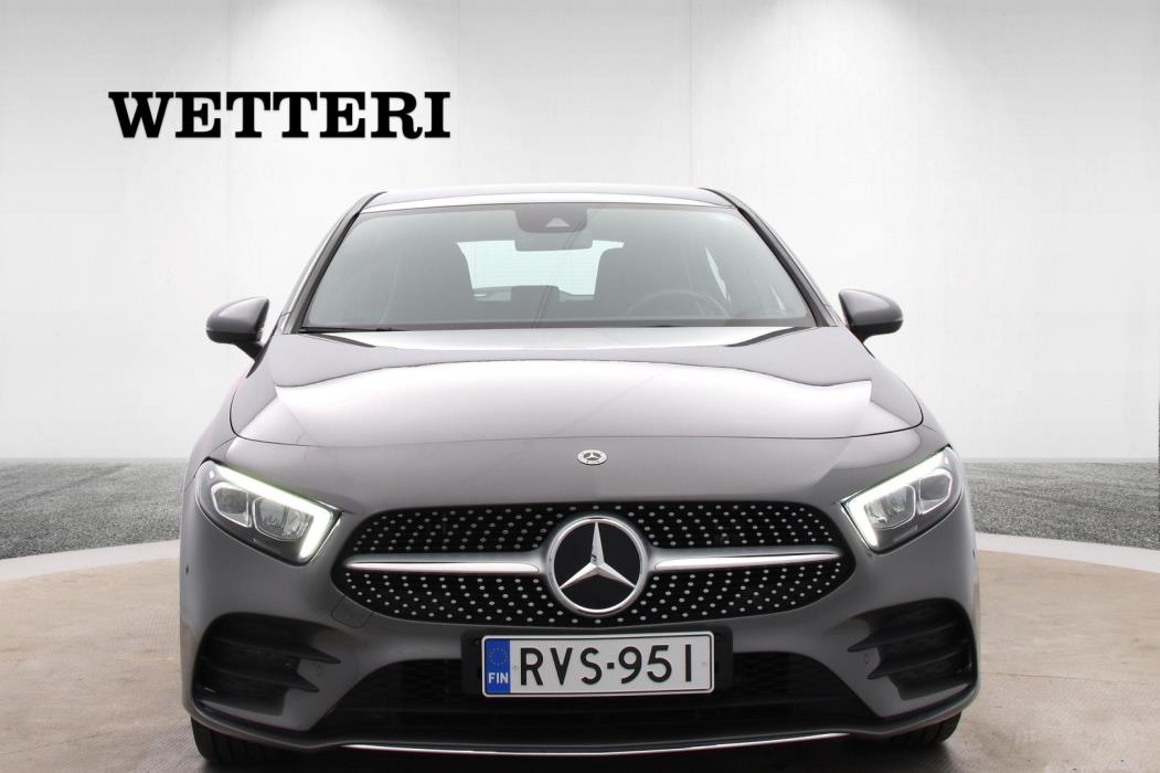 MERCEDES-BENZ A 2022