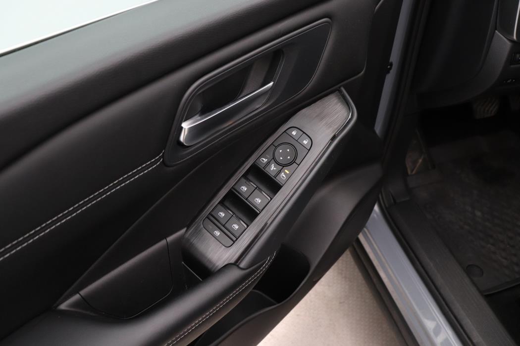 NISSAN Qashqai 2024