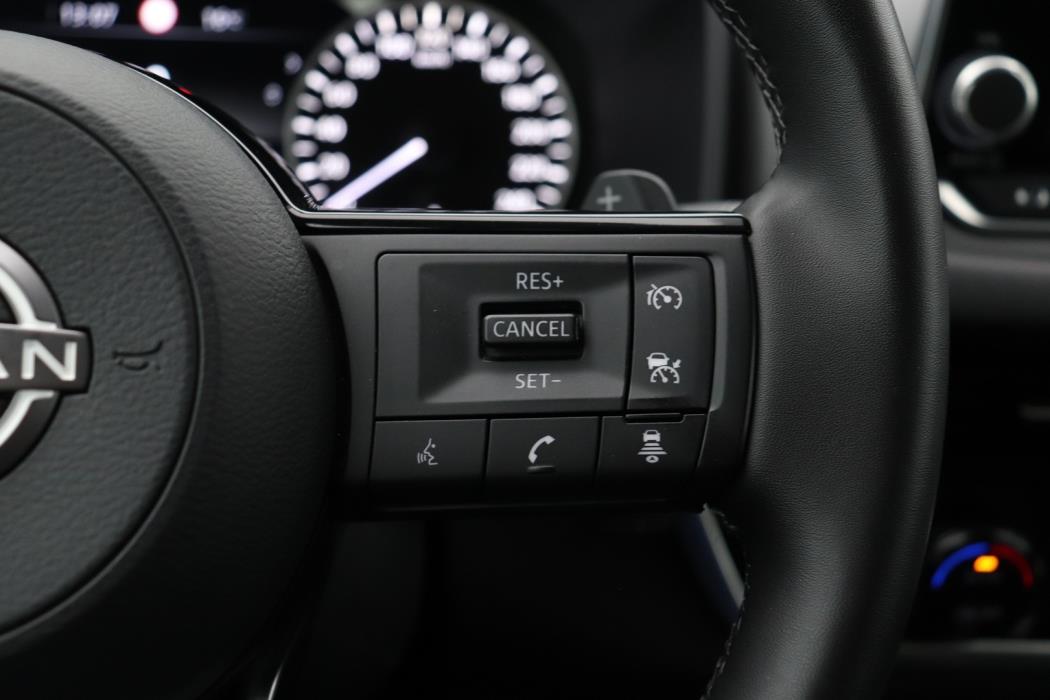 NISSAN Qashqai 2024
