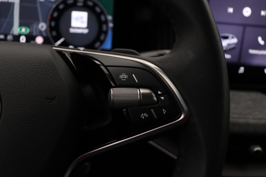 SKODA Superb 2025