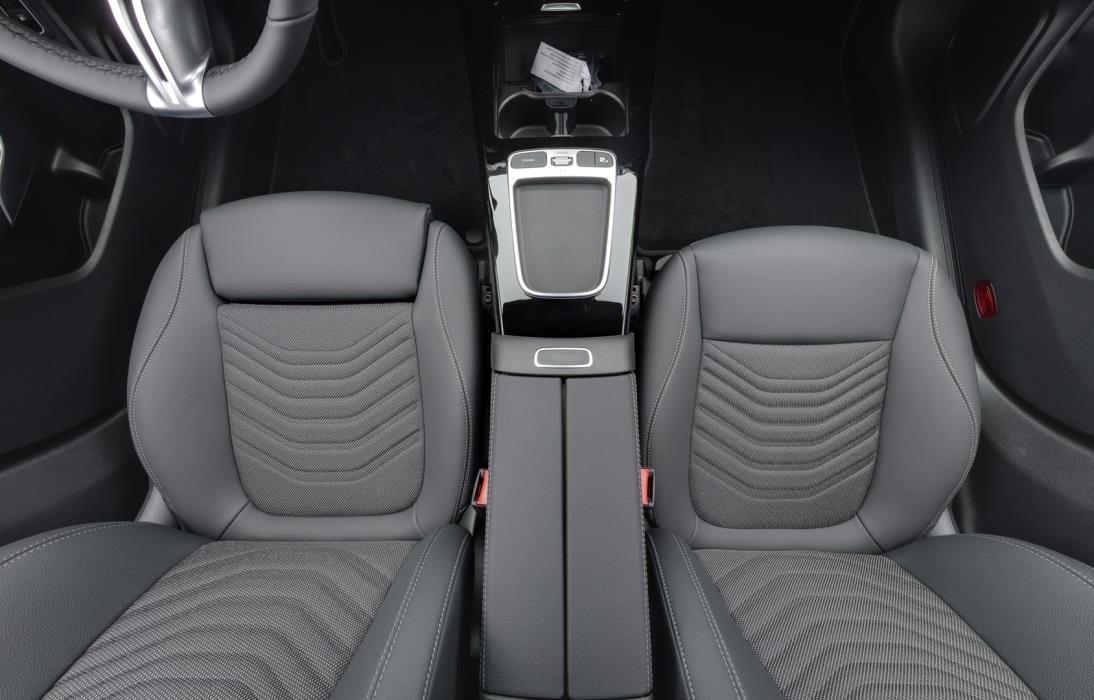 MERCEDES-BENZ CLA 2025