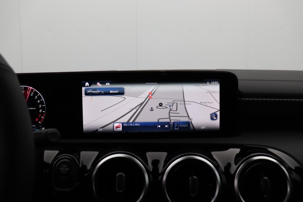 MERCEDES-BENZ CLA 2025