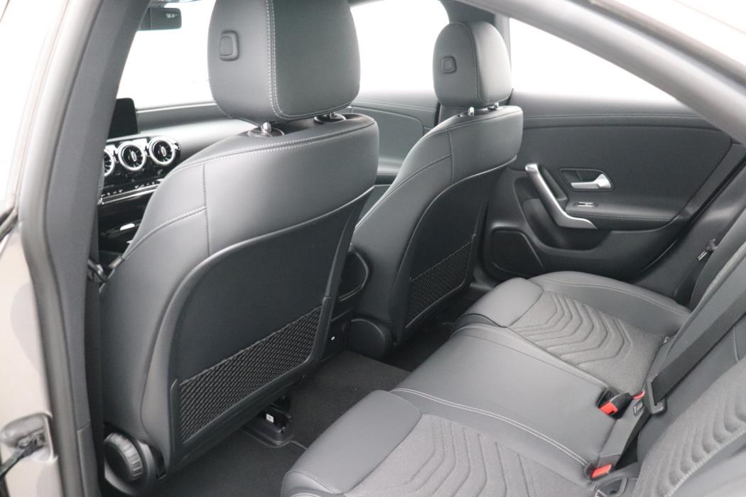 MERCEDES-BENZ CLA 2025