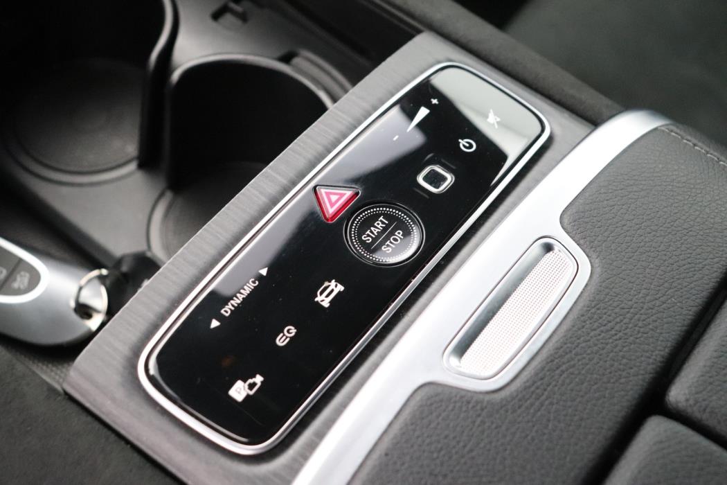 MERCEDES-BENZ EQE 2023