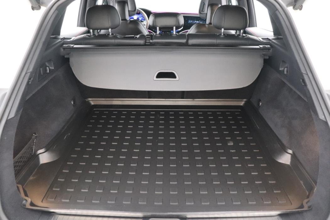 MERCEDES-BENZ EQE 2023