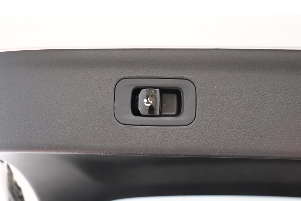 MERCEDES-BENZ EQE 2023