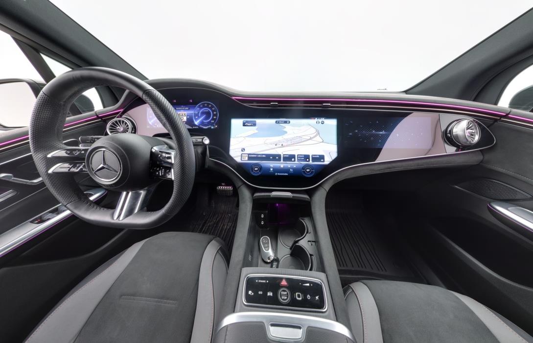 MERCEDES-BENZ EQE 2023