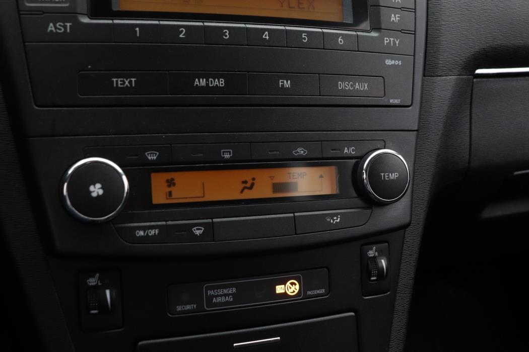 TOYOTA Avensis 2009