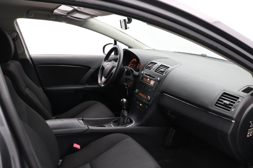 TOYOTA Avensis 2009