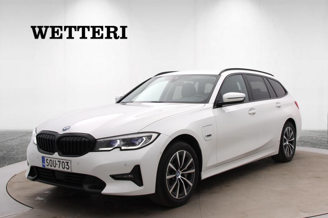 BMW 330 2022