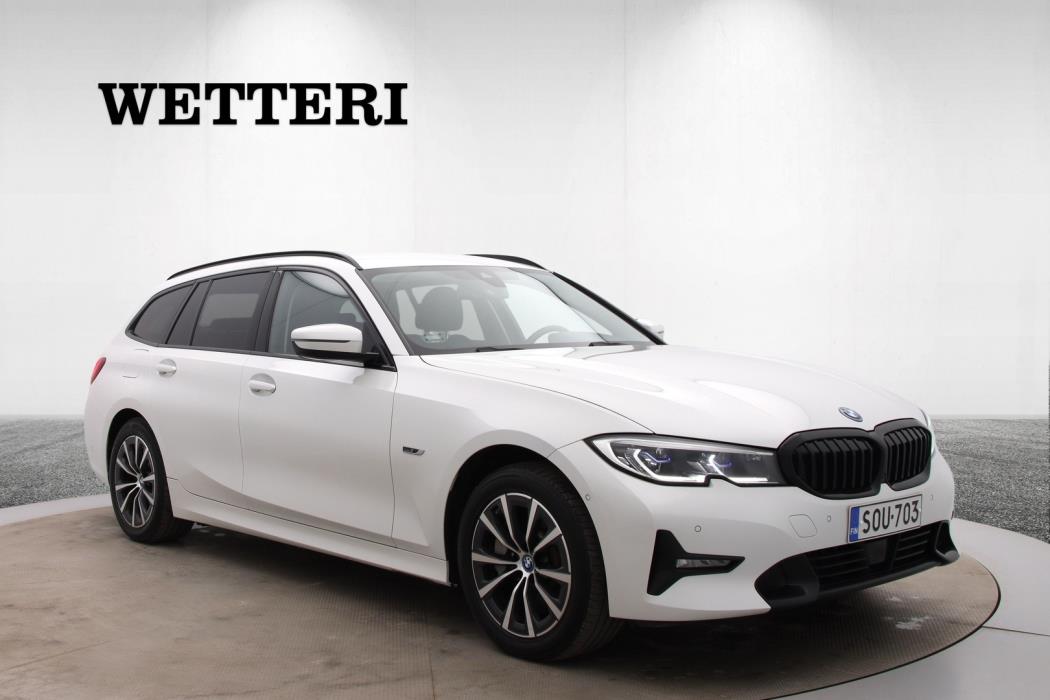 BMW 330 2022