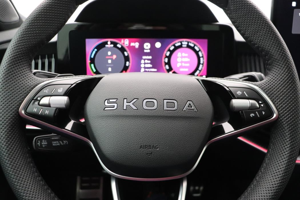 SKODA Superb 2026