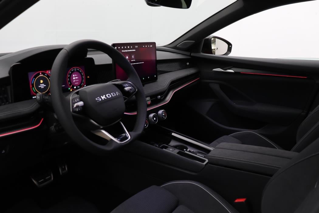 SKODA Superb 2026