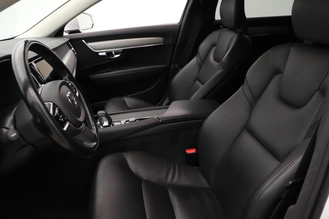 VOLVO V90 2021