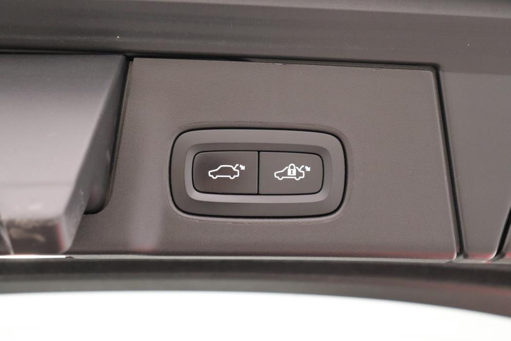 VOLVO V90 2021