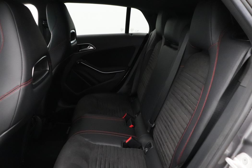 MERCEDES-BENZ CLA 2018