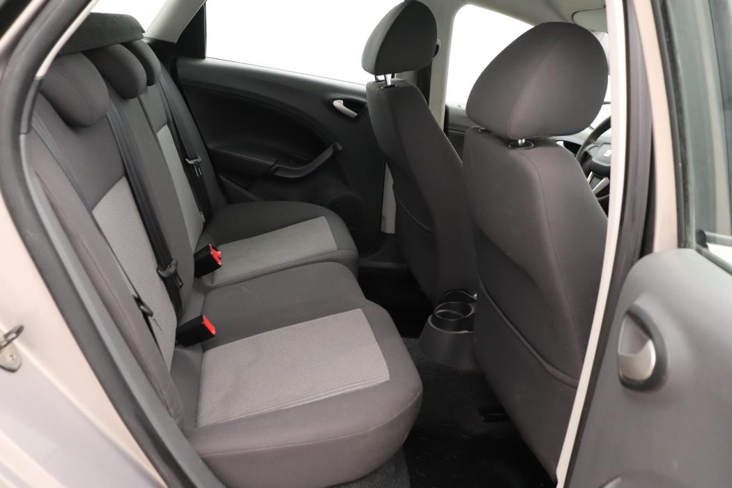 SEAT Ibiza ST 2011
