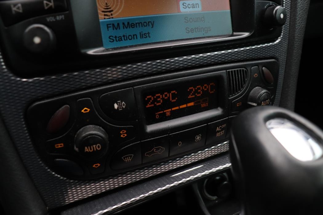 MERCEDES-BENZ CLK 2002