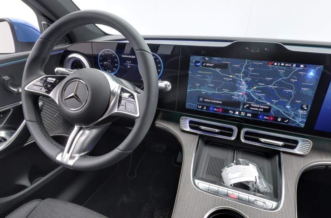 MERCEDES-BENZ GLC 2026