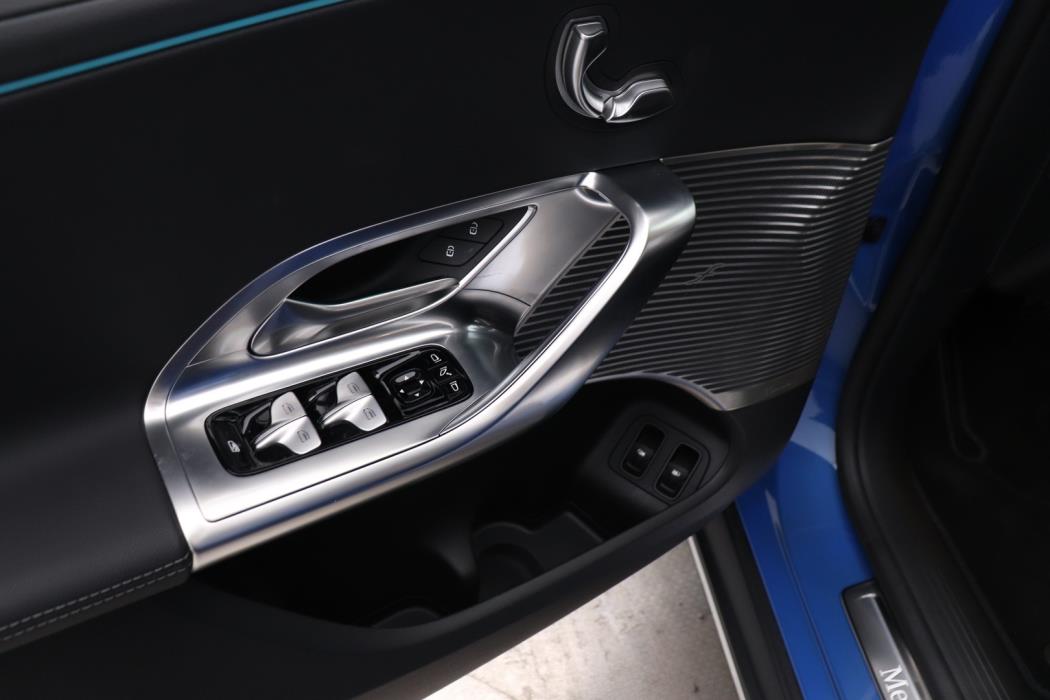 MERCEDES-BENZ GLC 2026