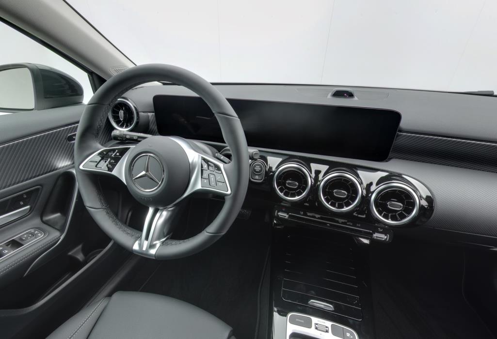 MERCEDES-BENZ A 2026