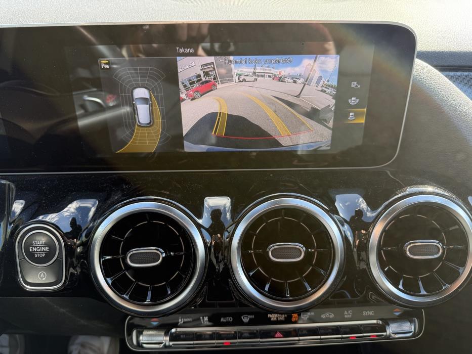 MERCEDES-BENZ GLA 2021