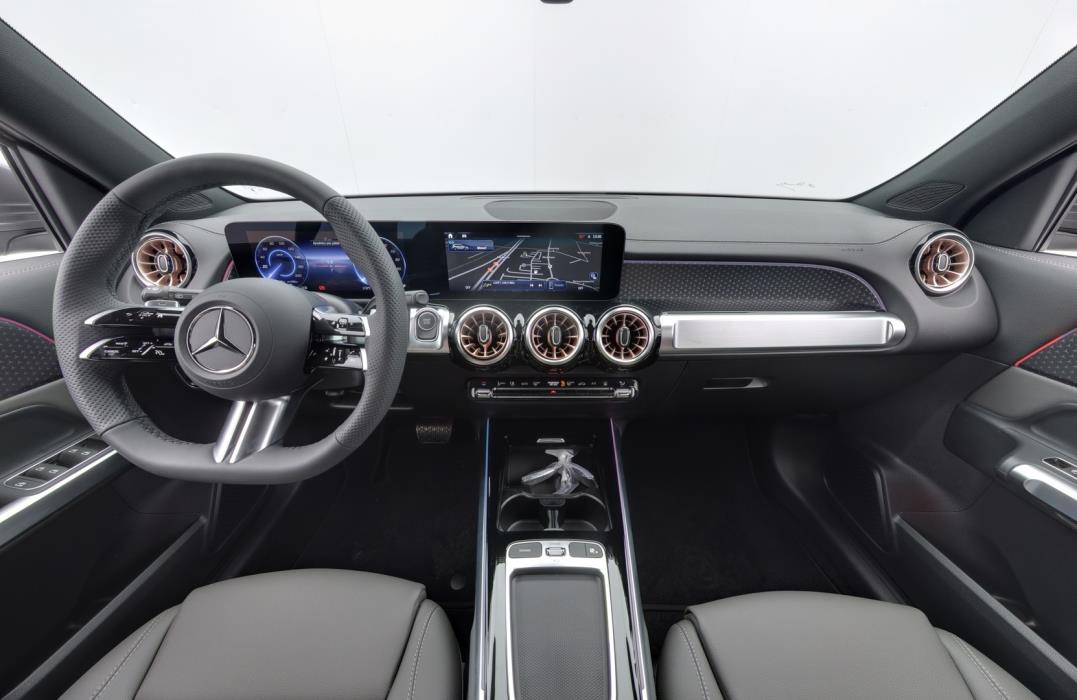 MERCEDES-BENZ EQB 2026