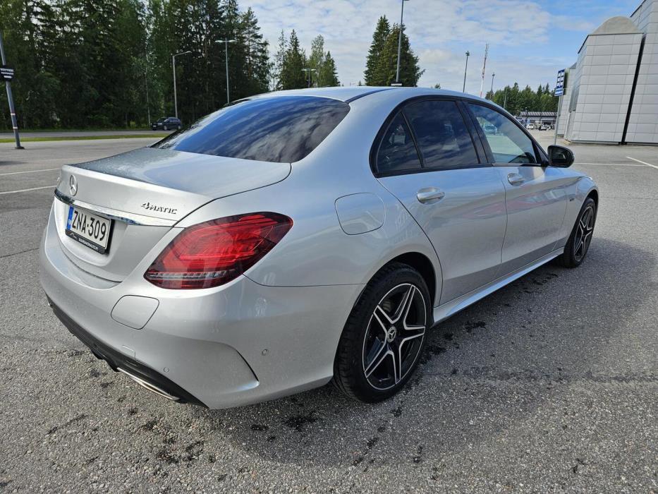 MERCEDES-BENZ C 2020