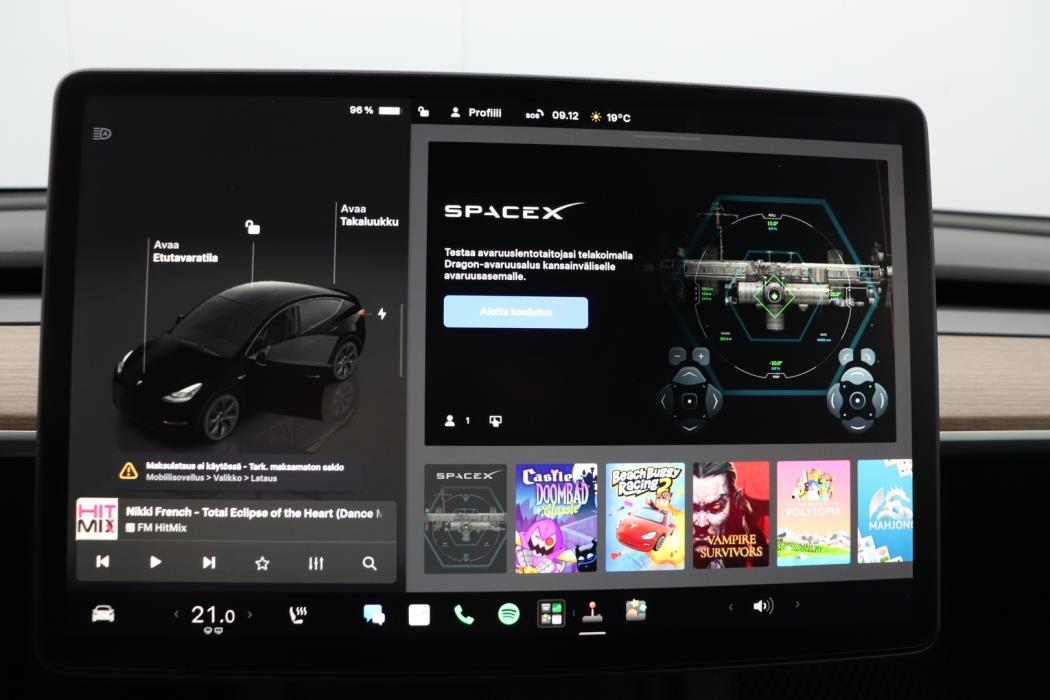 TESLA Model Y 2025