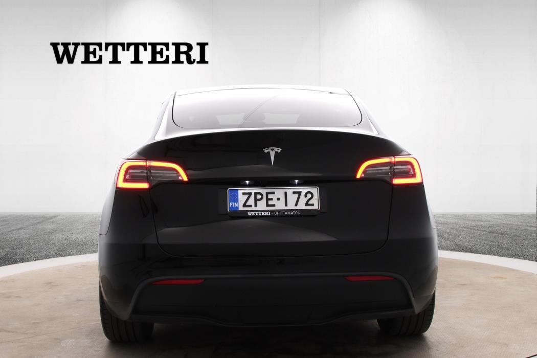 TESLA Model Y 2025