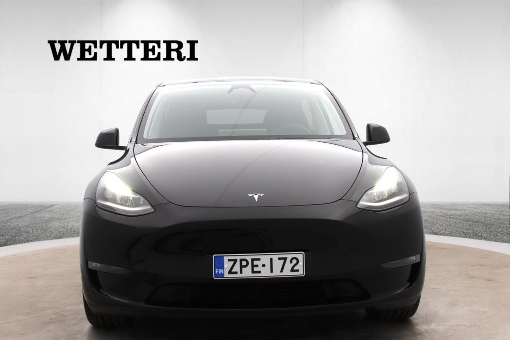 TESLA Model Y 2025